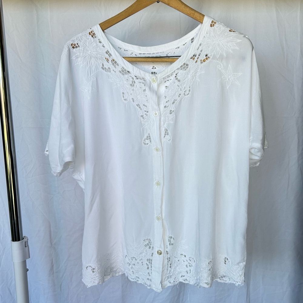 Vintage White Button Up Short Sleeve Top with Crochet Lace Inlay Size M